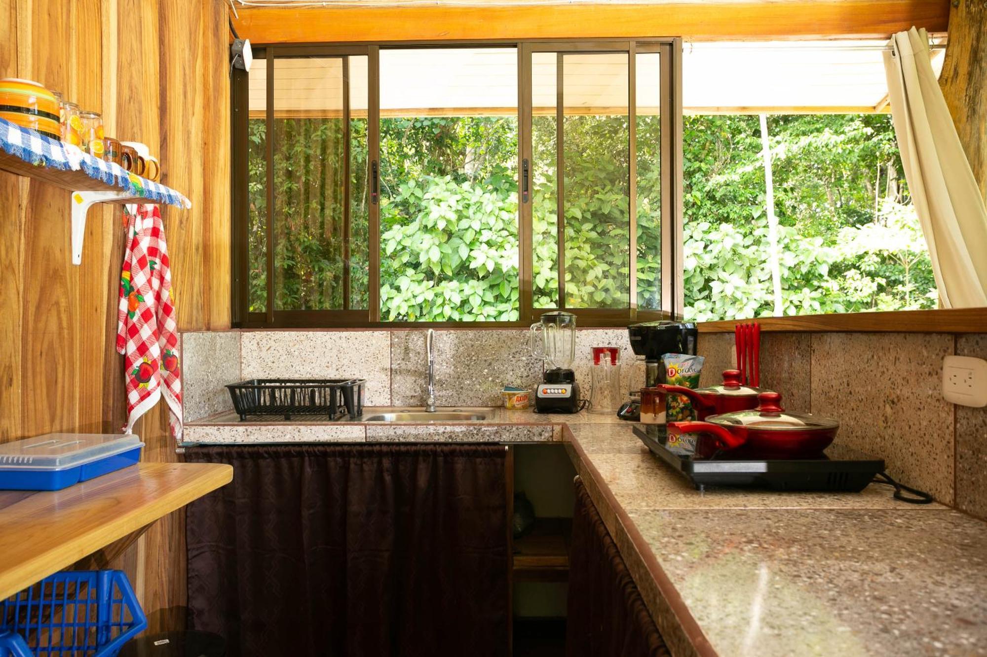 Brigitte'S Ranch Hotel Cahuita Ngoại thất bức ảnh