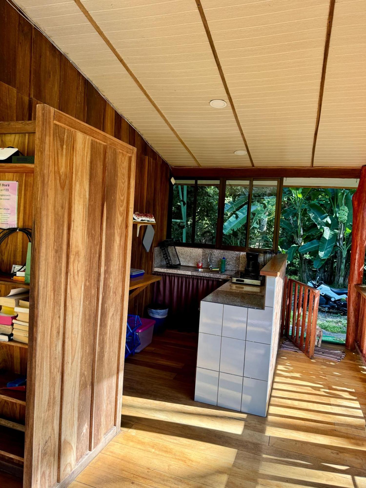 Brigitte'S Ranch Hotel Cahuita Ngoại thất bức ảnh